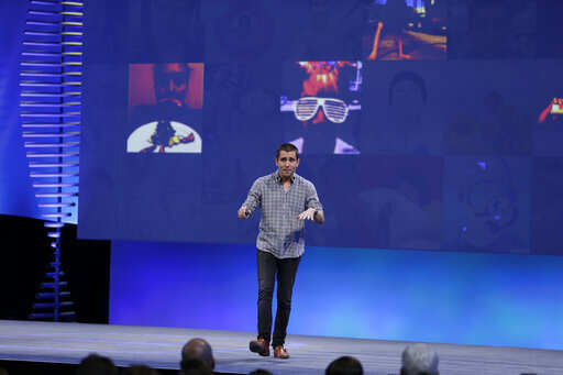 Facebook product chief Chris Cox & WhatsApp head Chris Daniels to exit