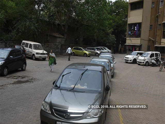 Around 108 societies in Surat get notices over parking issue
