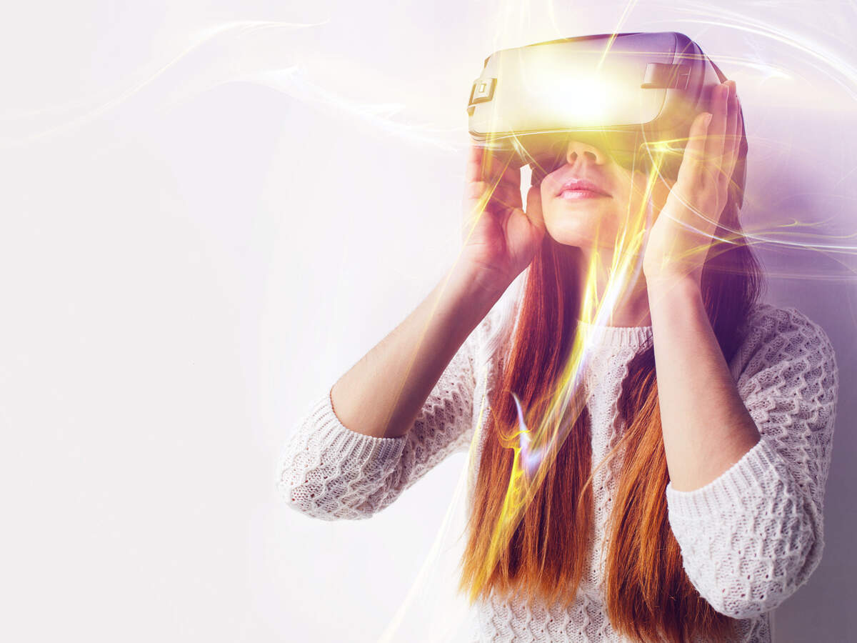 A new world of shopping: 100 mn people to make purchases using AR, VR by next year