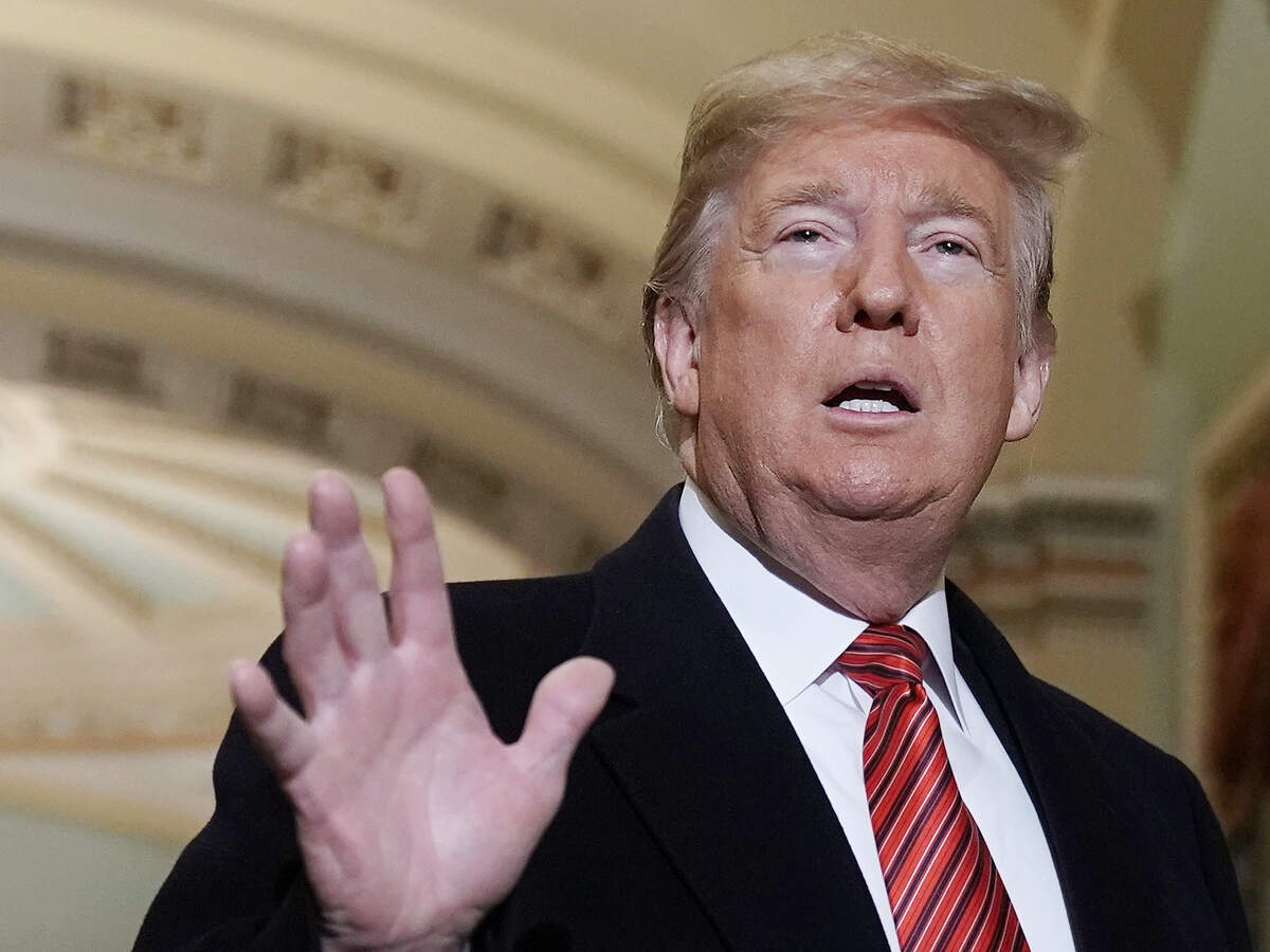 Trump orders crackdown on counterfeit sales online