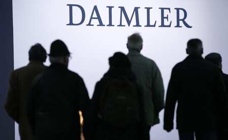 Daimler faces probe over 'new cheating software'