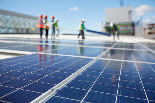 US solar hits 2 million installations, will double in 4 years