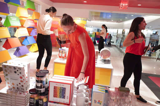 Weak U.S. retail sales, industrial output highlight slowing economy