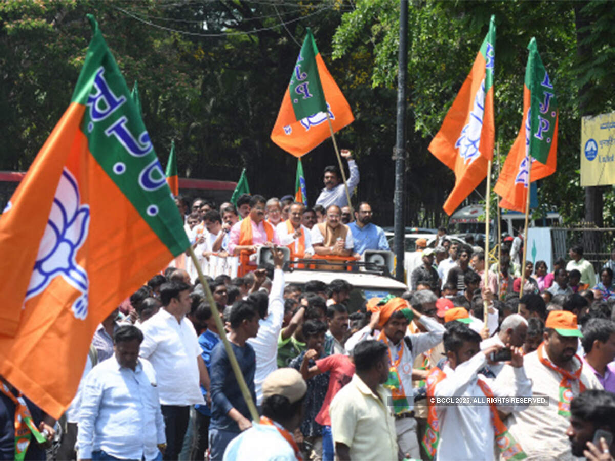Inside BJP supporters' WhatsApp groups on the counting day