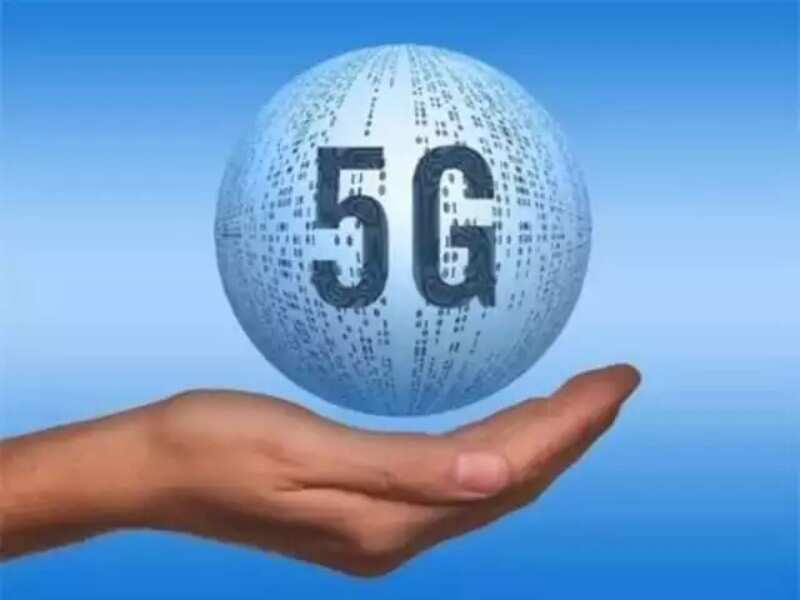 Telecoms giant EE launches Britain's first 5G services