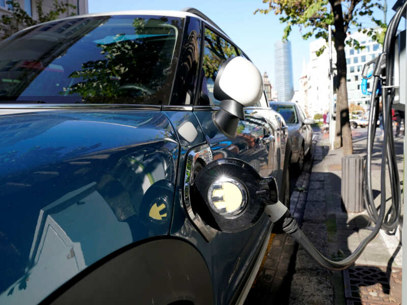 German government expands electric car incentive programme