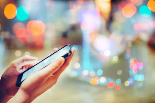 Online-heavy brands like Xiaomi, Realme take the battle offline