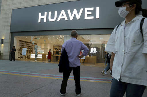 Some big tech firms cut employees' access to Huawei, muddying 5G rollout