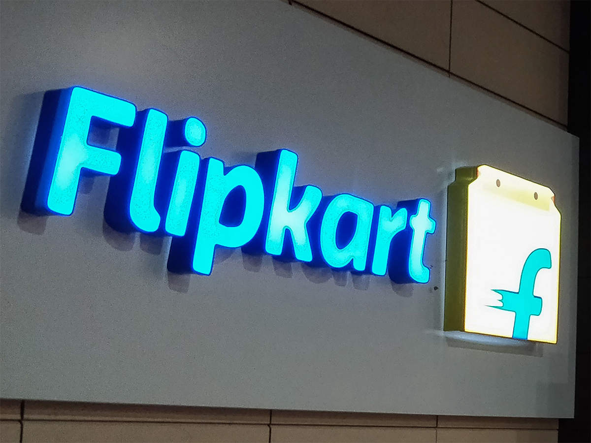Flipkart leads in smartphone sales with 53% share in Mar qtr