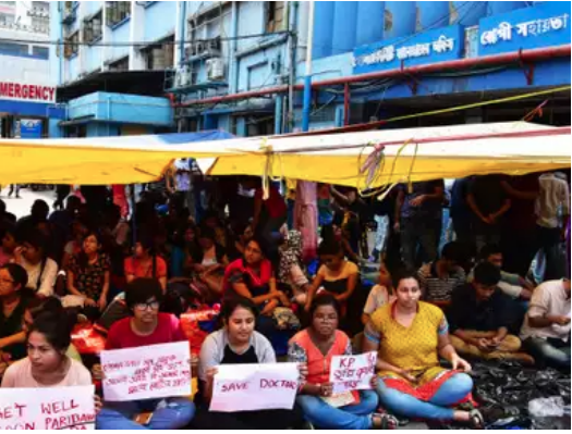 WB: Doctors' strike enters 2nd day, patients suffer