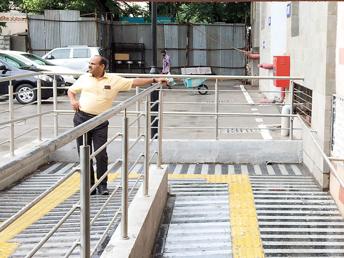 Notices issued over faulty Pune civic body's building