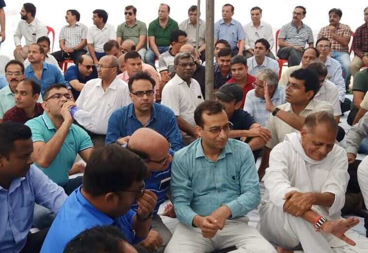 Gwalior doctors on strike against 'detention' of gynaecologist after 'sting op'
