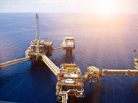 Crude oil futures bounce 0.81% on weak global cues