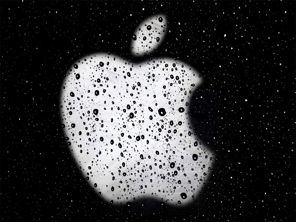 Apple takes dig at Google's privacy issues with new billboard