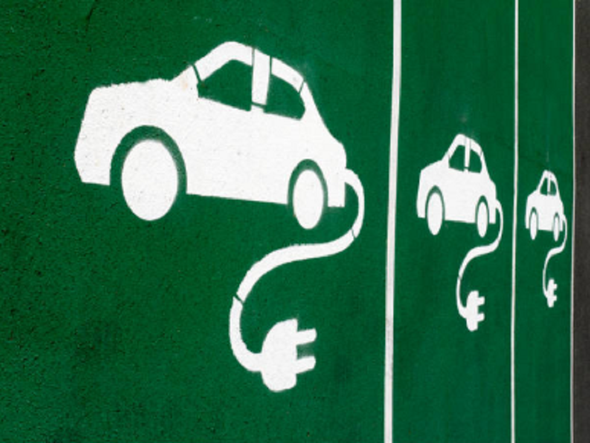 Four lakh e-vehicles in India, 50% of them in Delhi, UP