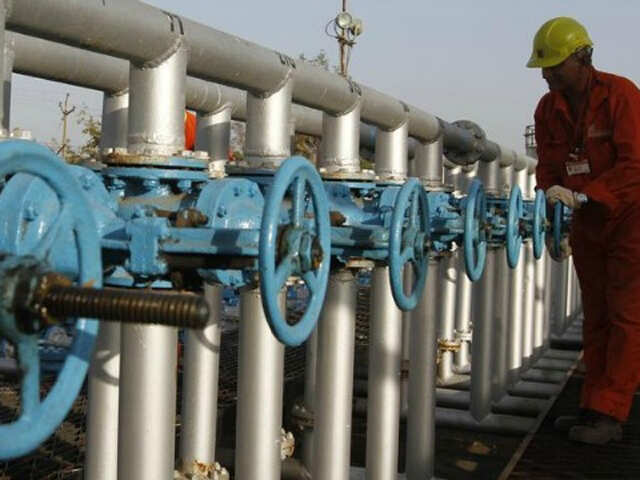 European gas prices exceed Asian spot LNG, shuts arbitrage