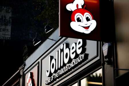 Philippines' Jollibee buying Coffee Bean & Tea Leaf in overseas expansion