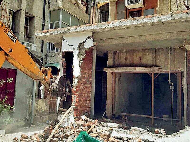 Kolkata mayor talks tough on illegal constructions