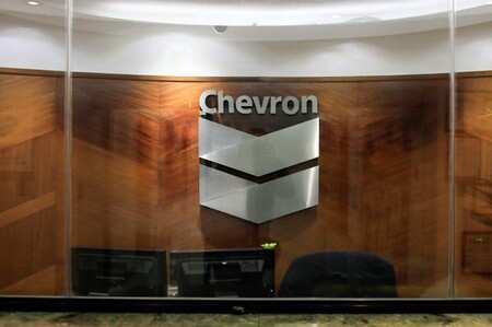 Chevron starts burying CO2 off Australia at huge Gorgon storage project