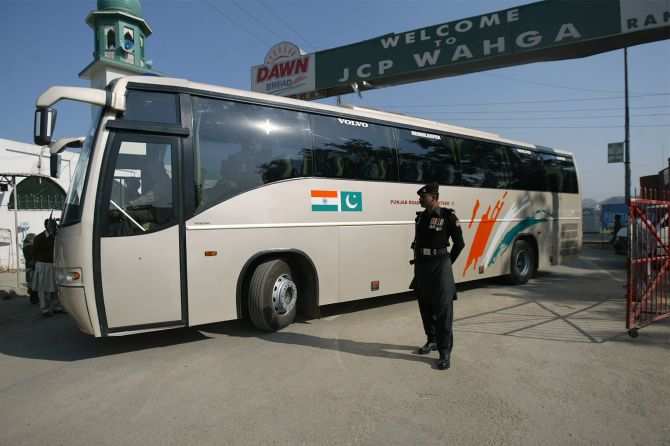 Delhi-Lahore bus service: Delhi-Lahore bus service cancelled: DTC, Auto  News, ET Auto