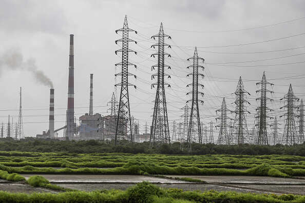 Power minister reaffirms round the clock power supply to everyone