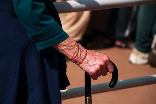 With longer life expectancy, Alzheimer’s burden rising