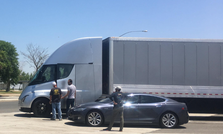 Tesla Tesla To Replace Diesel Trucks With 15 Semi E Trucks