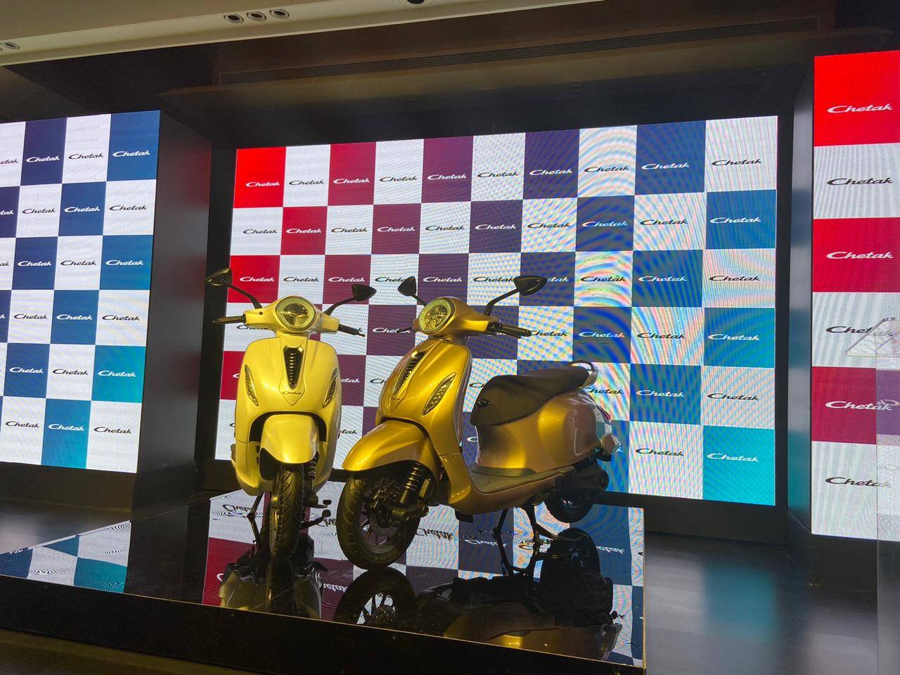 bajaj e showroom