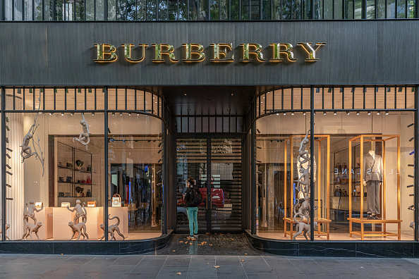 Arriba 20+ imagen how much commission do burberry employees make