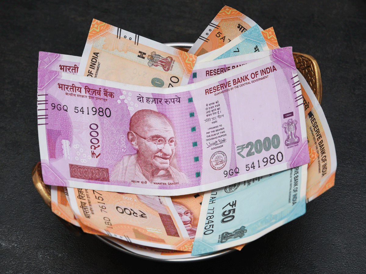 Rupee Rupee Settles 57 Paise Higher At 75 09 Against Us Dollar Auto News Et Auto