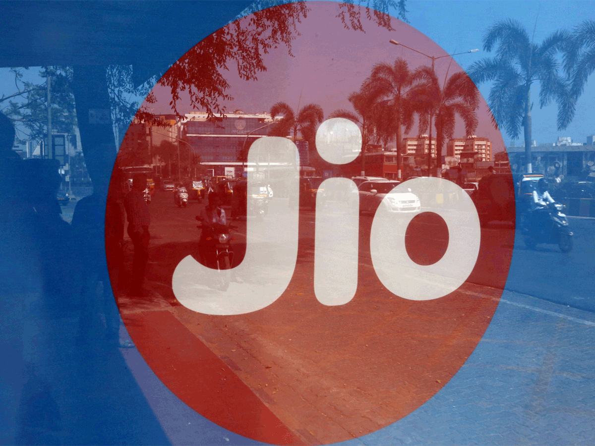 Reliance Jio mobile subscriber base to cross 500 million in FY23:  Bernstein