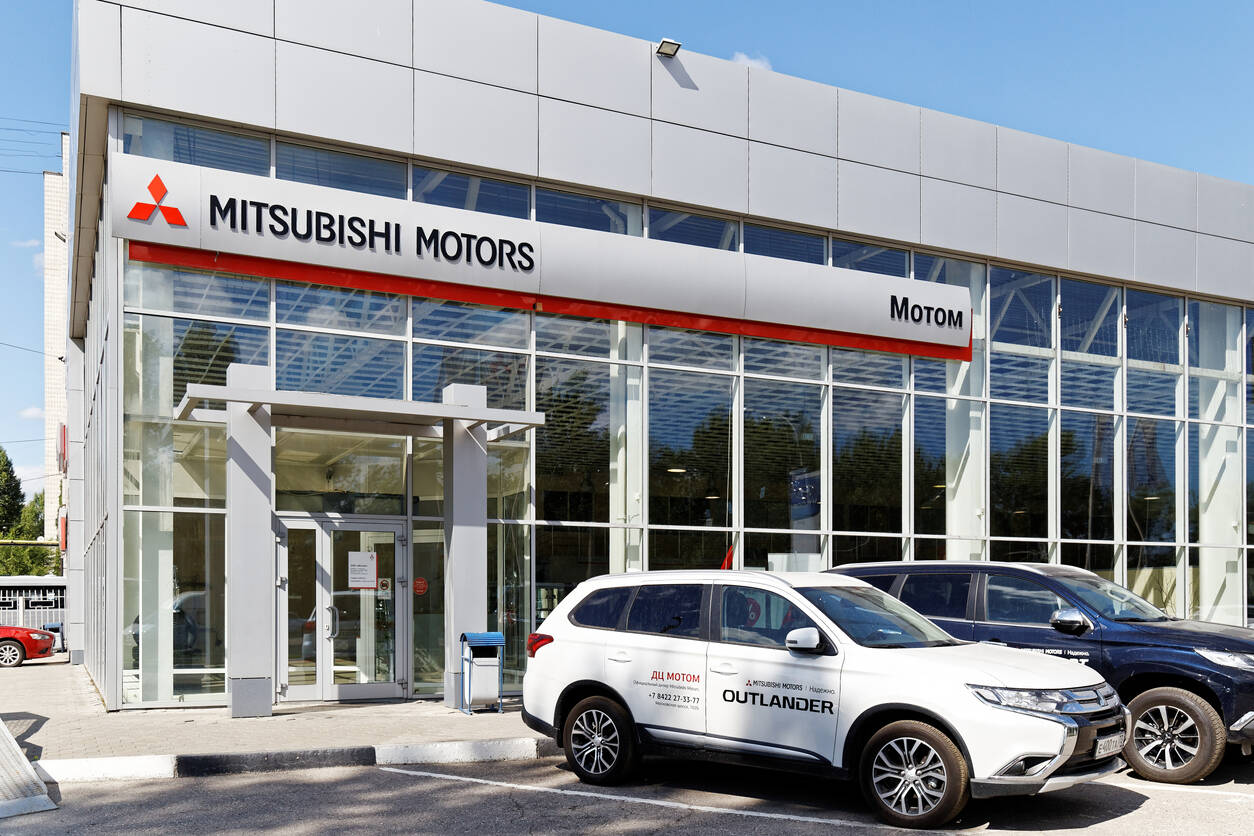 Mitsubishi Motors Corp Money Losing Mitsubishi Says Executives Will Take Pay Cuts Auto News Et Auto
