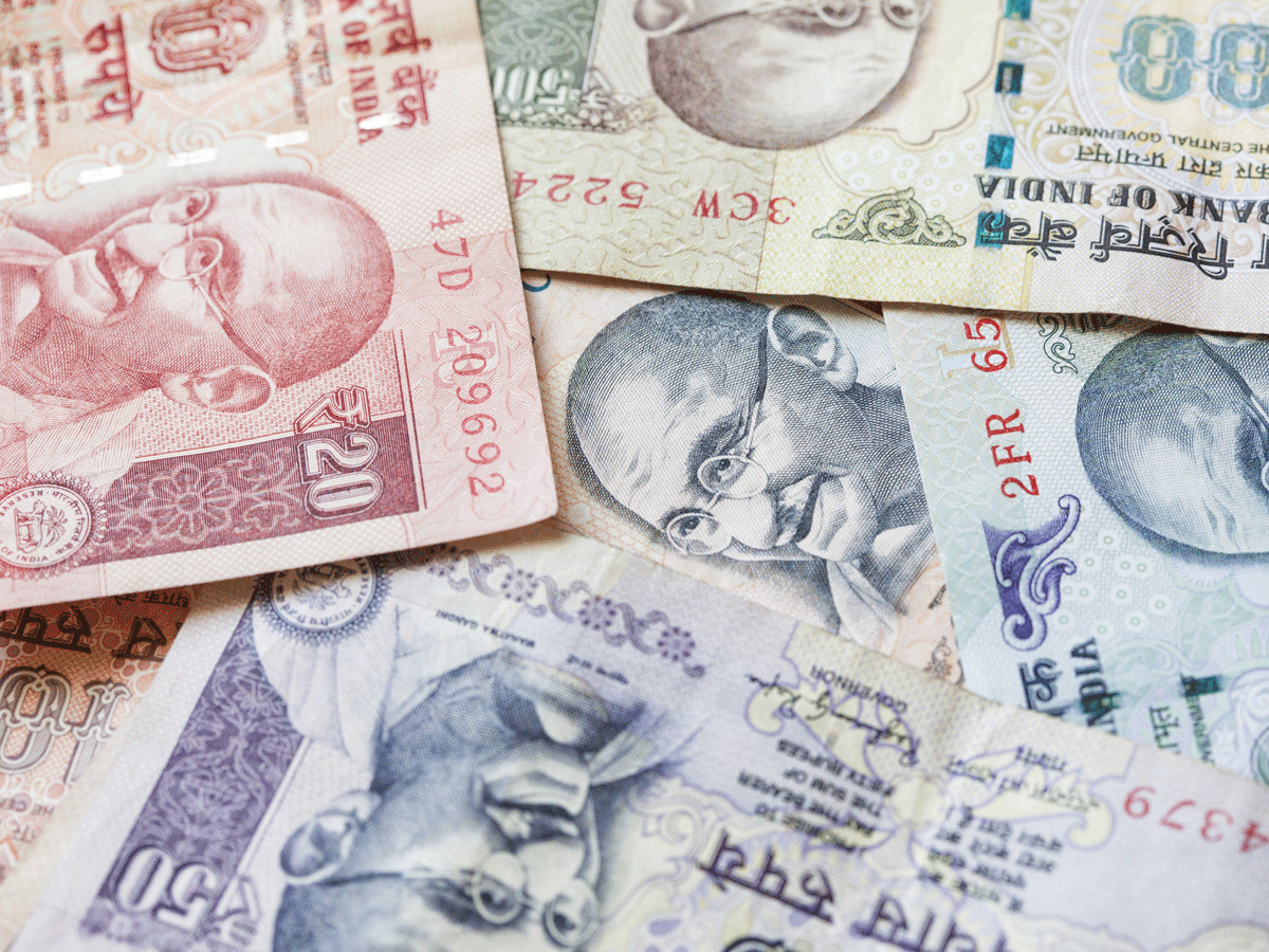 Rupee Against Us Dollar Rupee Settles Flat At 74 75 Against Us Dollar Auto News Et Auto