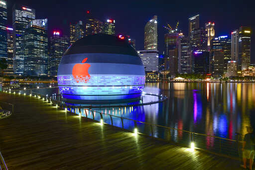 World's first floating Apple store to open Thursday in Singapore, ET Telecom