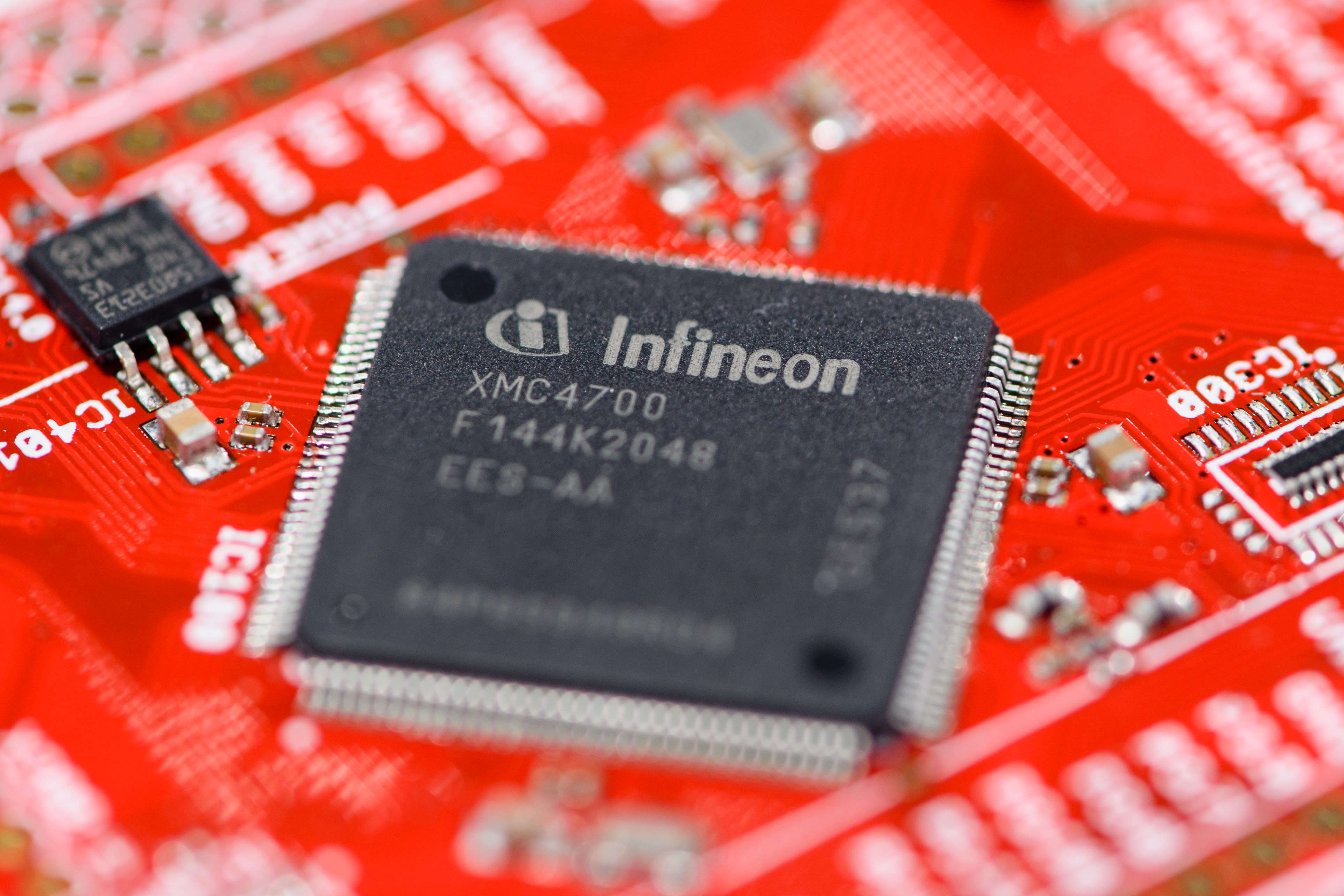Infineon Technologies Infineon Forecasts Strong Sales Rebound After Coronavirus Slump Auto News Et Auto