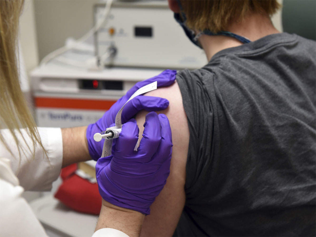 One million people vaccinated against Covid-19 in US