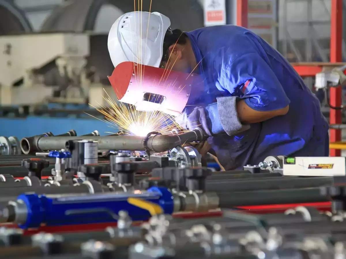 India Manufacturing Sector: India's manufacturing sector ends 2020 on  brighter note, ET Auto