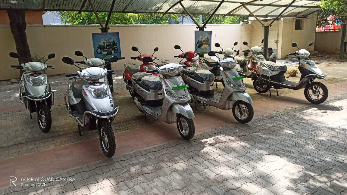 Hero Electric delivers 12 electric bikes to Pioneer Asia Group