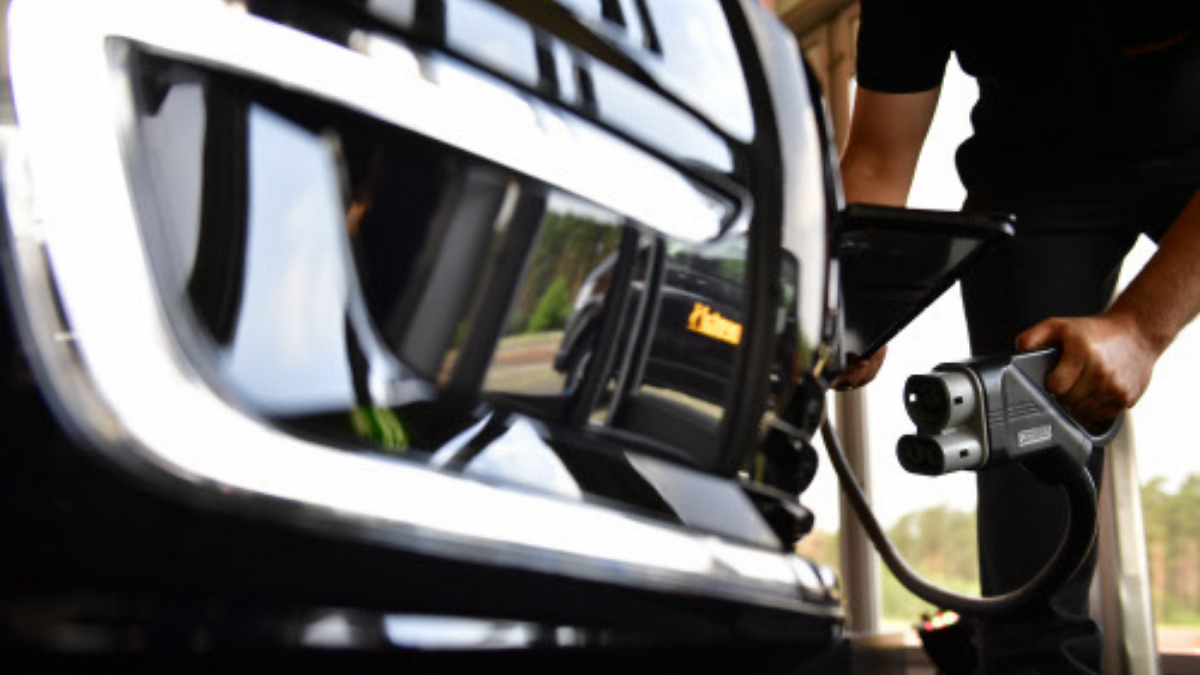 Baidu, Geely join hands to establish intelligent EV company