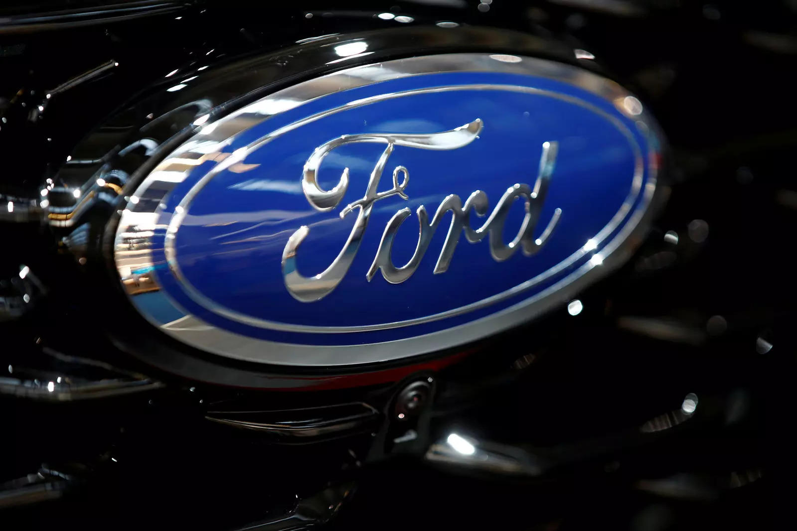 Ford to invest $1 bln to upgrade South Africa operations