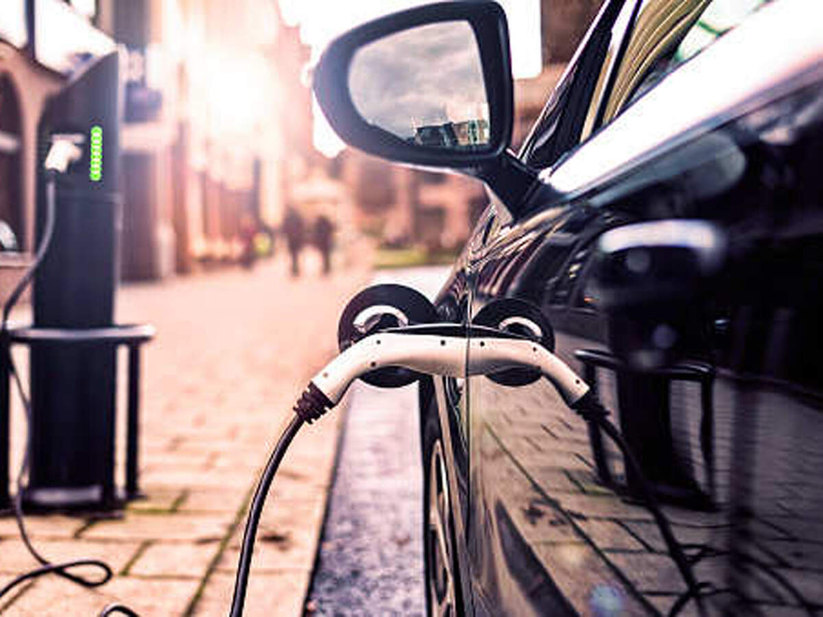 The pronouncement is likely to apply more pressure on more automakers, both in the United States and abroad, to beef up their electric efforts, and on the fossil fuel industry to find alternatives to its oil and gasoline products.