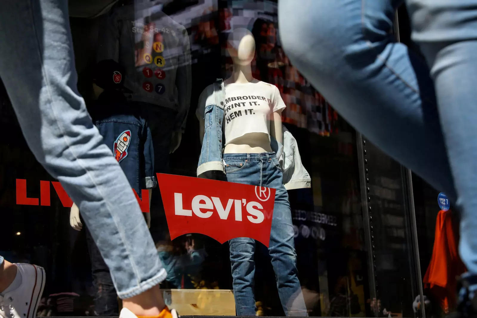 Levi’s ropes in Deepika Padukone as global brand ambassador, Retail News, ET Retail