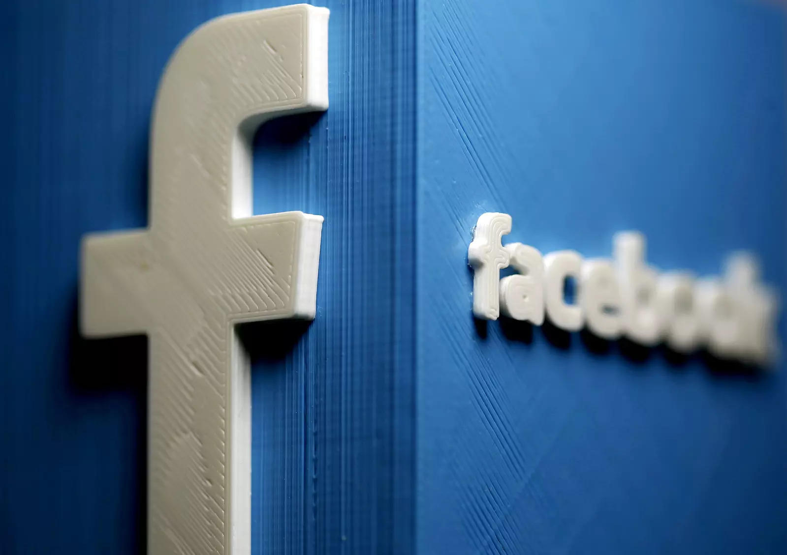 Facebook grows in Oregon with data center, fiber-optic cable