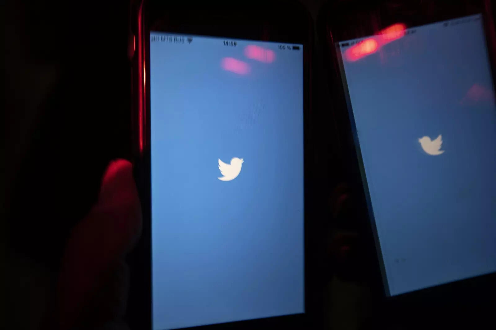 Twitter allows watching YouTube videos without leaving app