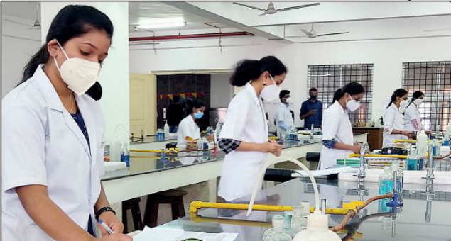 ‘Govt medical colleges short on syringes, drugs, gloves’ in Mumbai