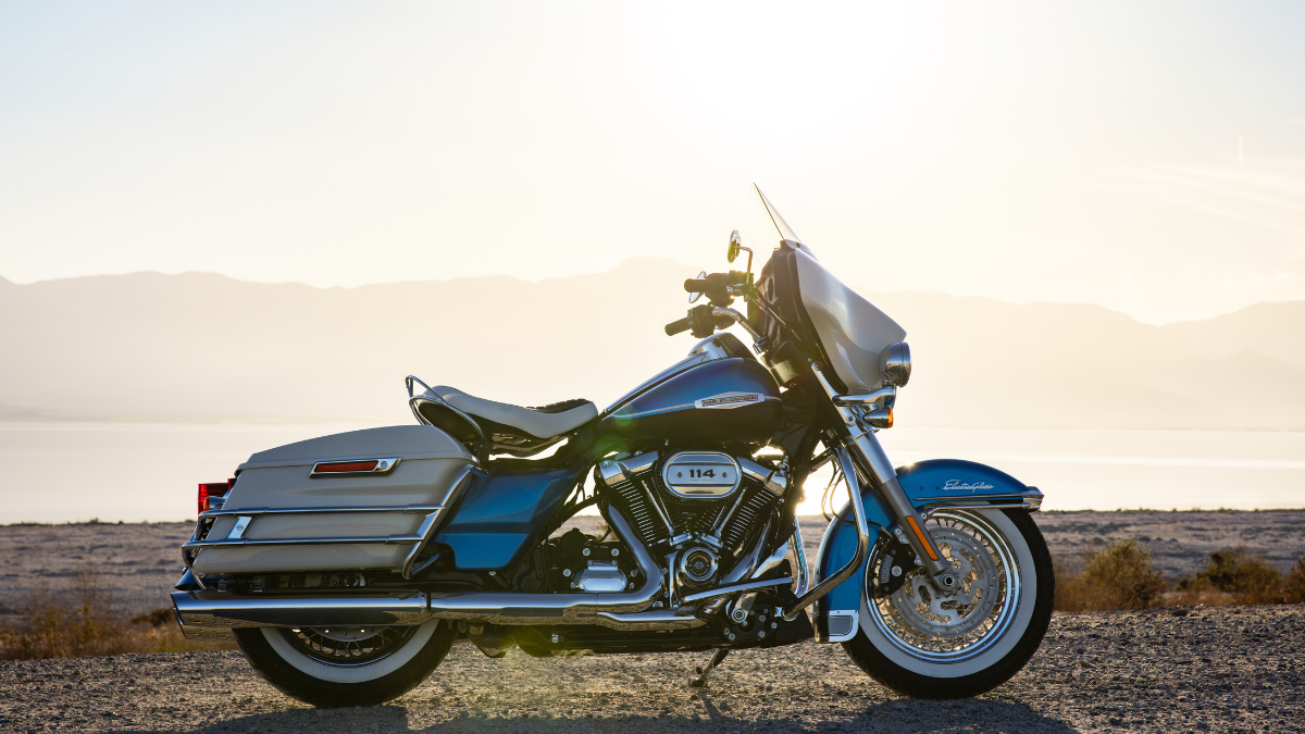 The look of the Electra Glide Revival model is inspired by the 1969 Electra Glide, the first Harley-Davidson motorcycle available with an accessory “batwing” fairing.