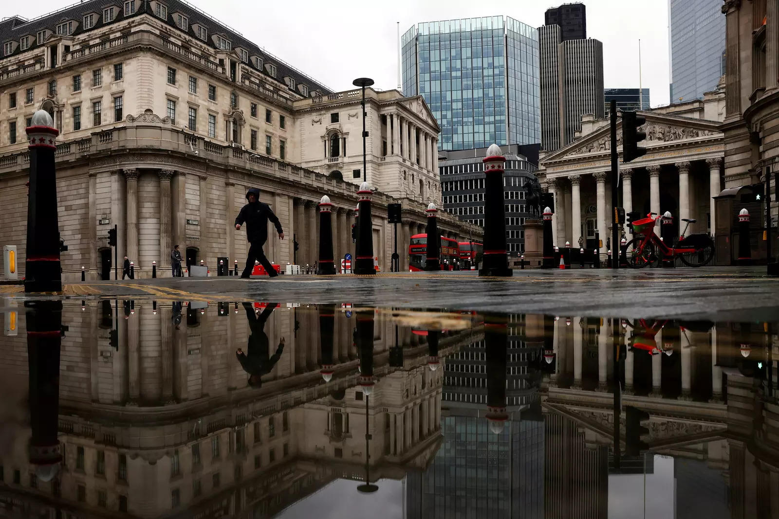 Bank of England eyes minimum risk rule for banks' home loans