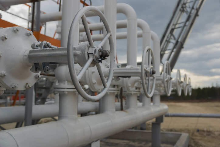 US gas prices rise amid key pipeline shutdown