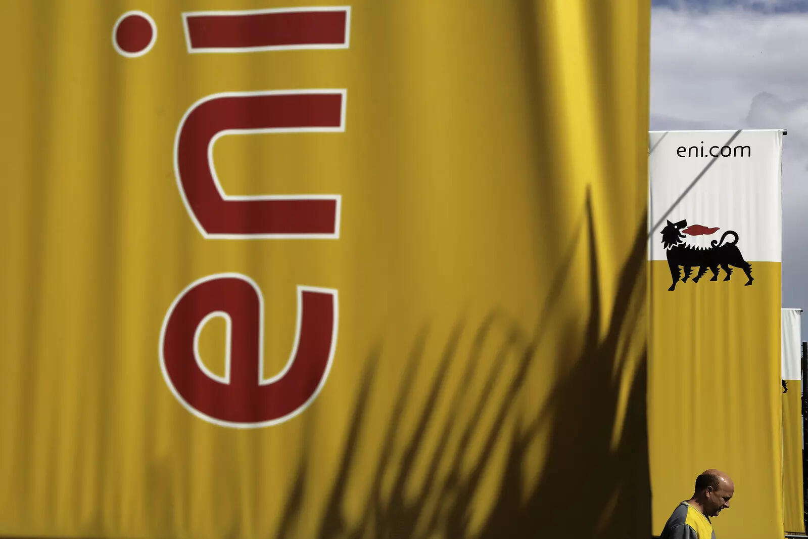 Eni working with Goldman Sachs, Mediobanca on retail-renewable spinoff