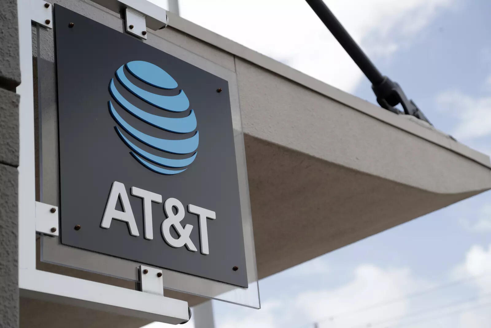 AT&T Inc: AT&T close to deal to combine media empire with Discovery:  Reports, Telecom News, ET Telecom